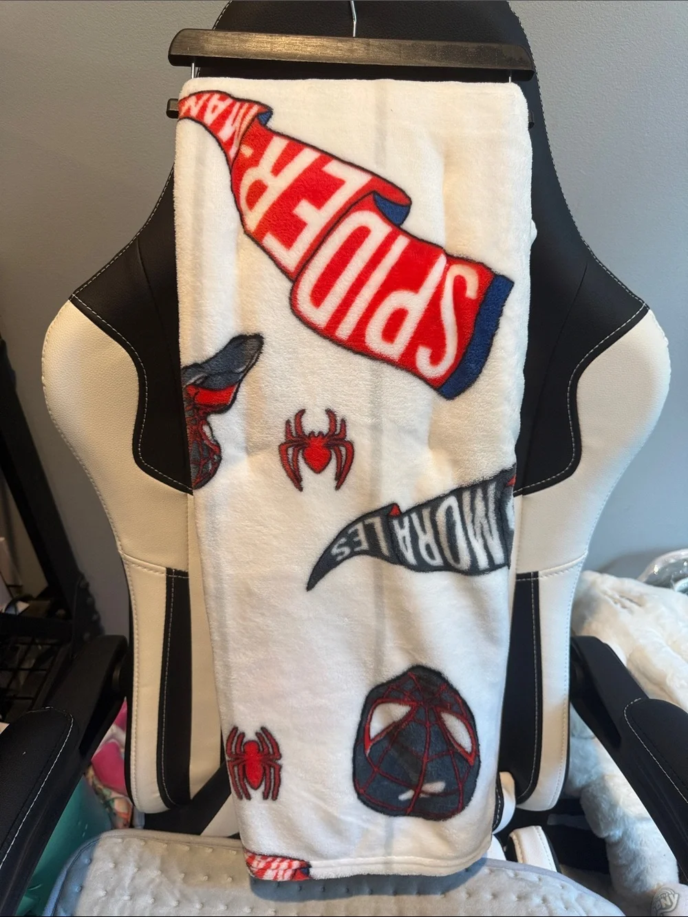 Marvel Spider-Man Kids Plush Throw - White, Red & Gray